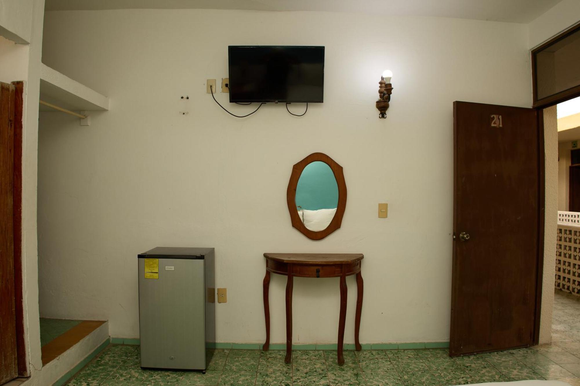 Hotel San Lorenzo Barra de Navidad Bagian luar foto