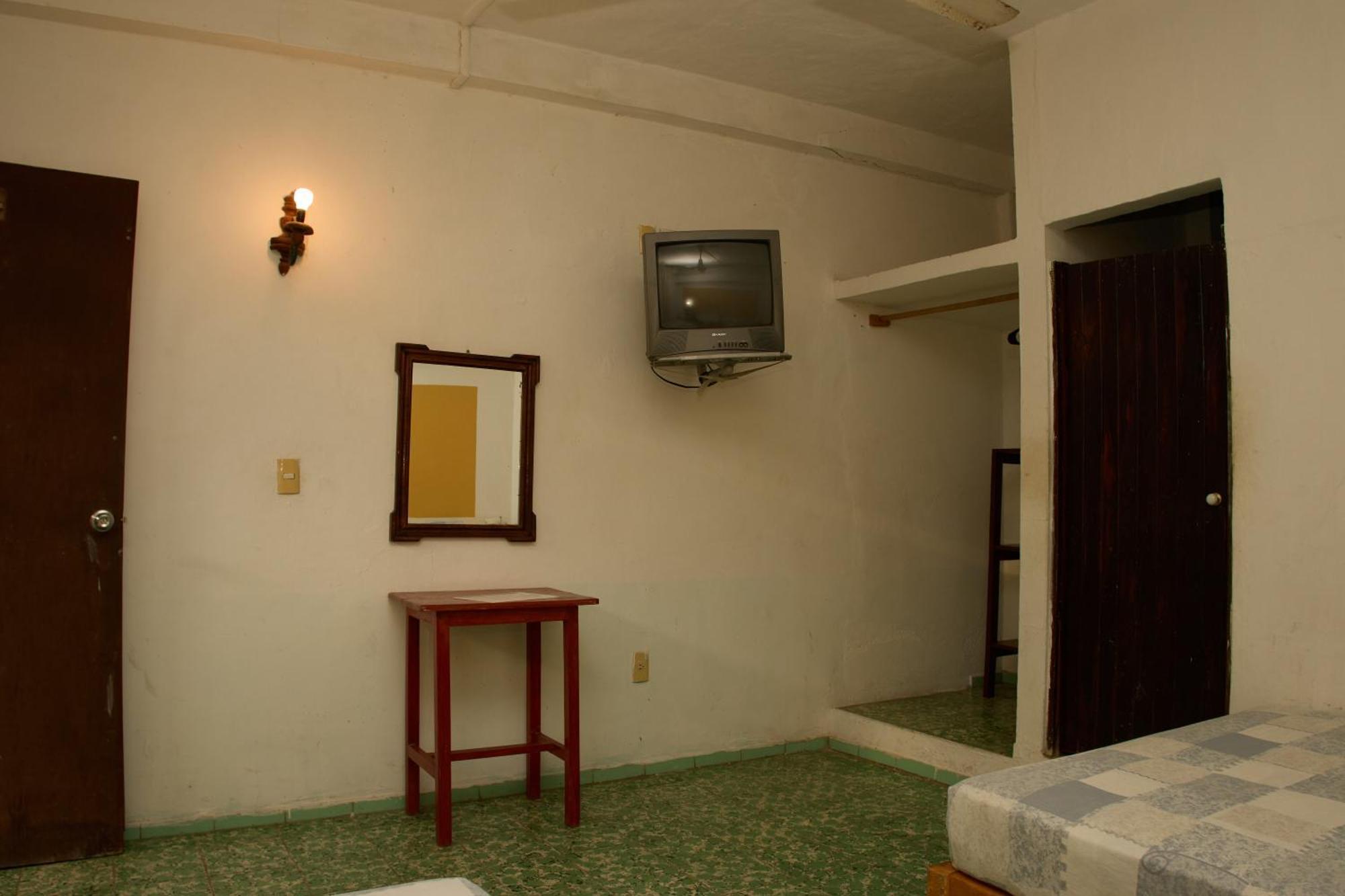 Hotel San Lorenzo Barra de Navidad Bagian luar foto