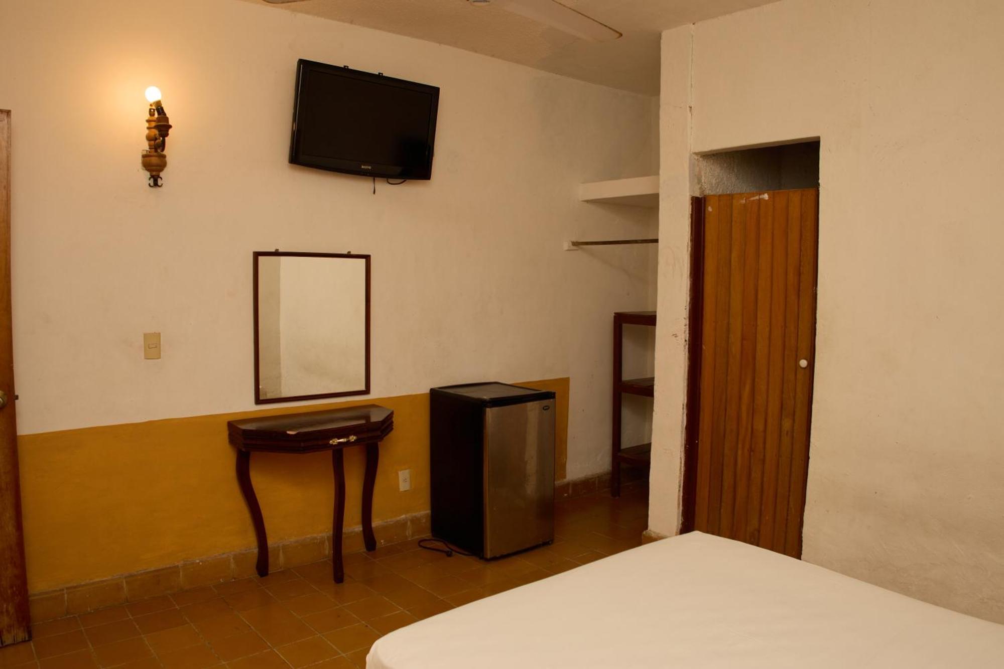Hotel San Lorenzo Barra de Navidad Bagian luar foto
