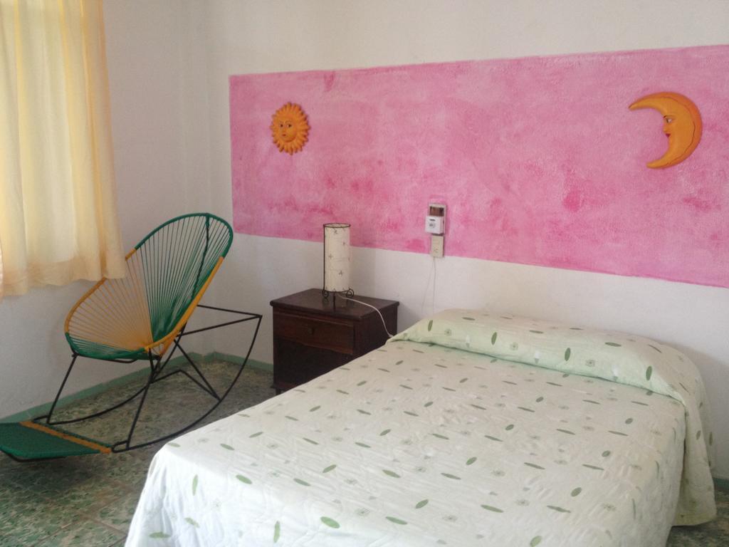 Hotel San Lorenzo Barra de Navidad Ruang foto