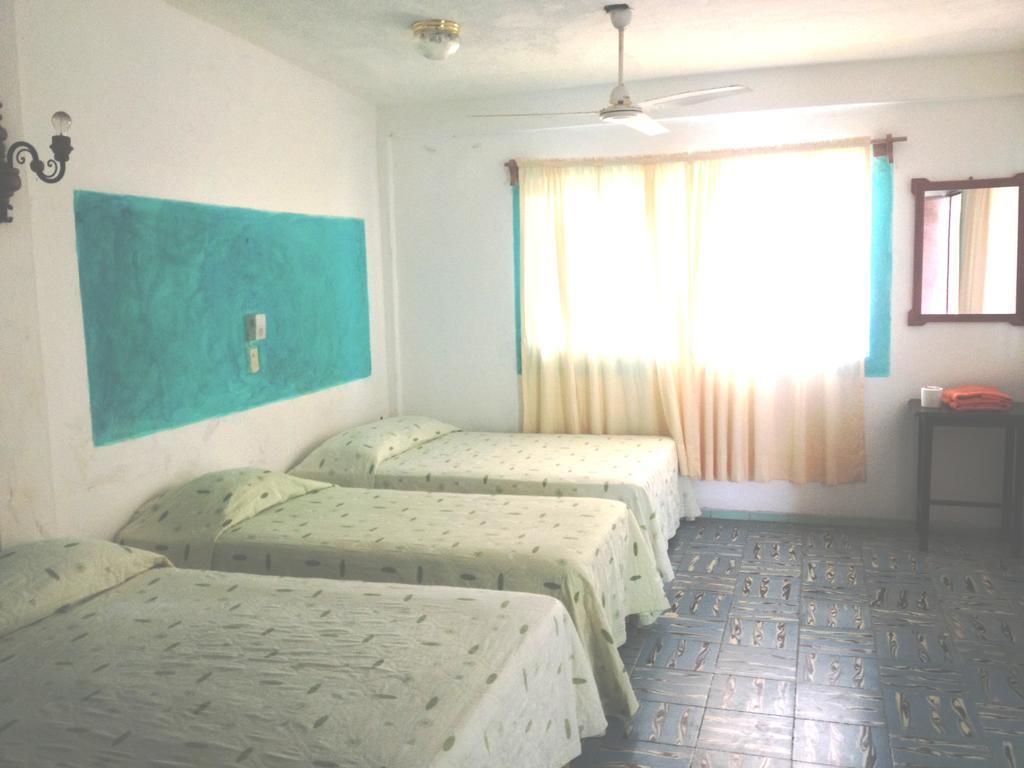 Hotel San Lorenzo Barra de Navidad Ruang foto
