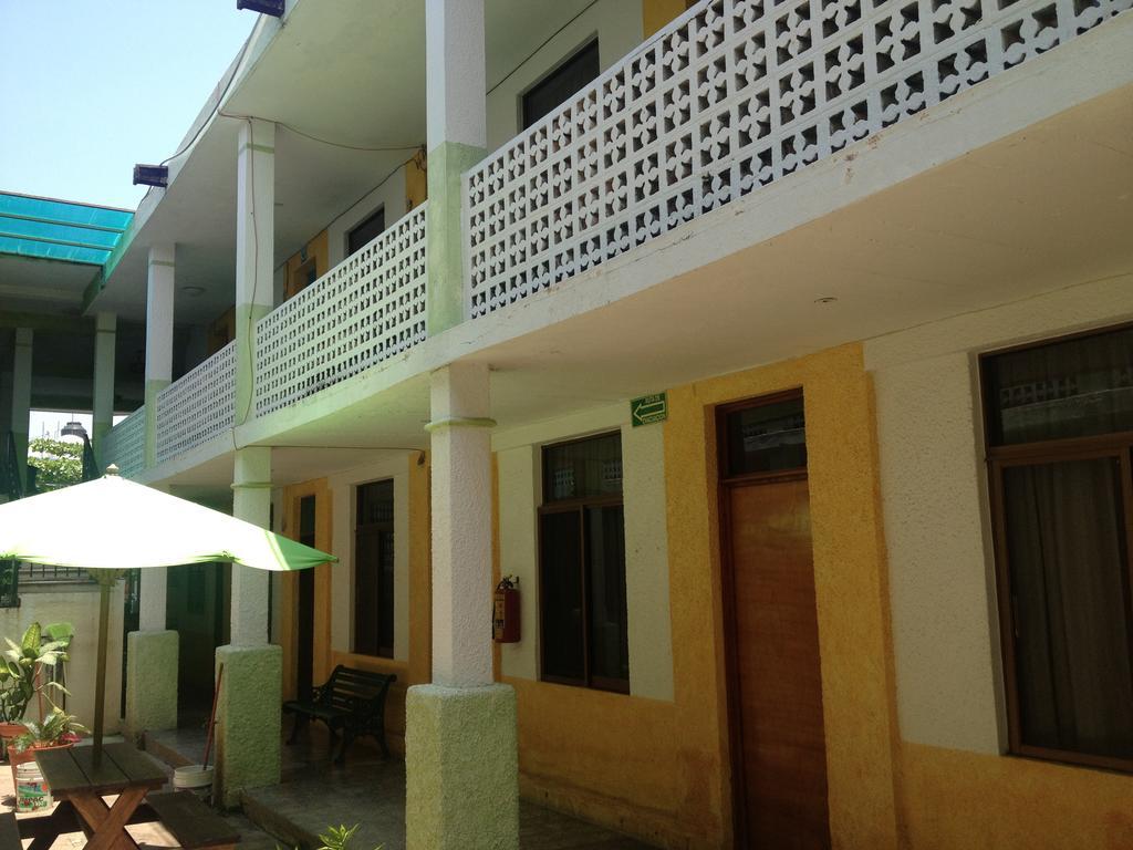 Hotel San Lorenzo Barra de Navidad Bagian luar foto