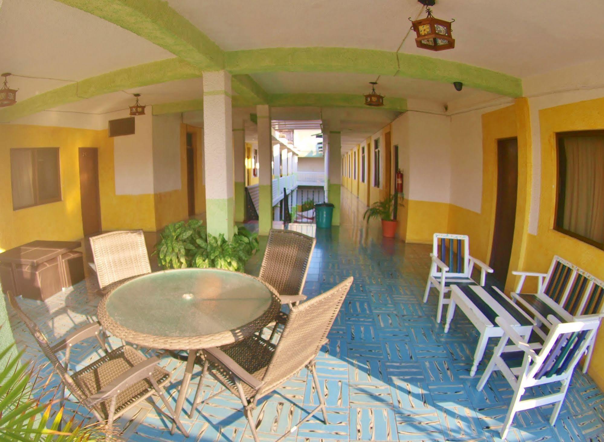 Hotel San Lorenzo Barra de Navidad Bagian luar foto